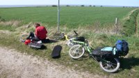 Vlak bij de Waddenkust houden we even pauze.